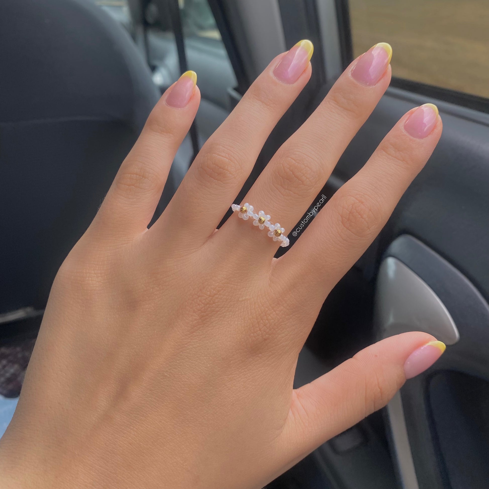 Anillo de Flores de chaquiras1