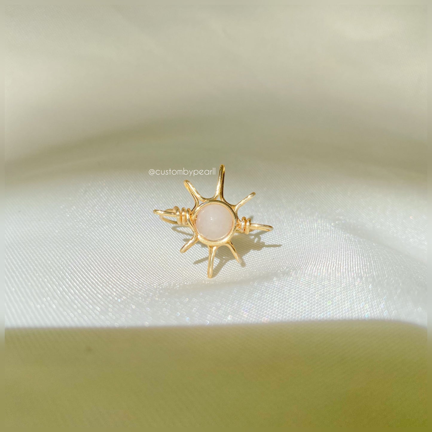 Anillo Sol de cuarzo rosa ☀️