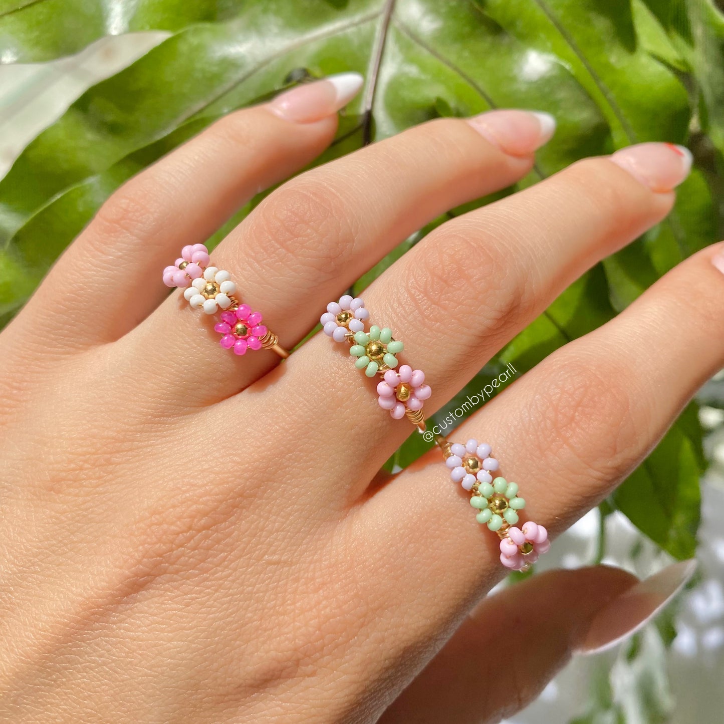 Anillo de 3 Flores Ajustable (3 colores)